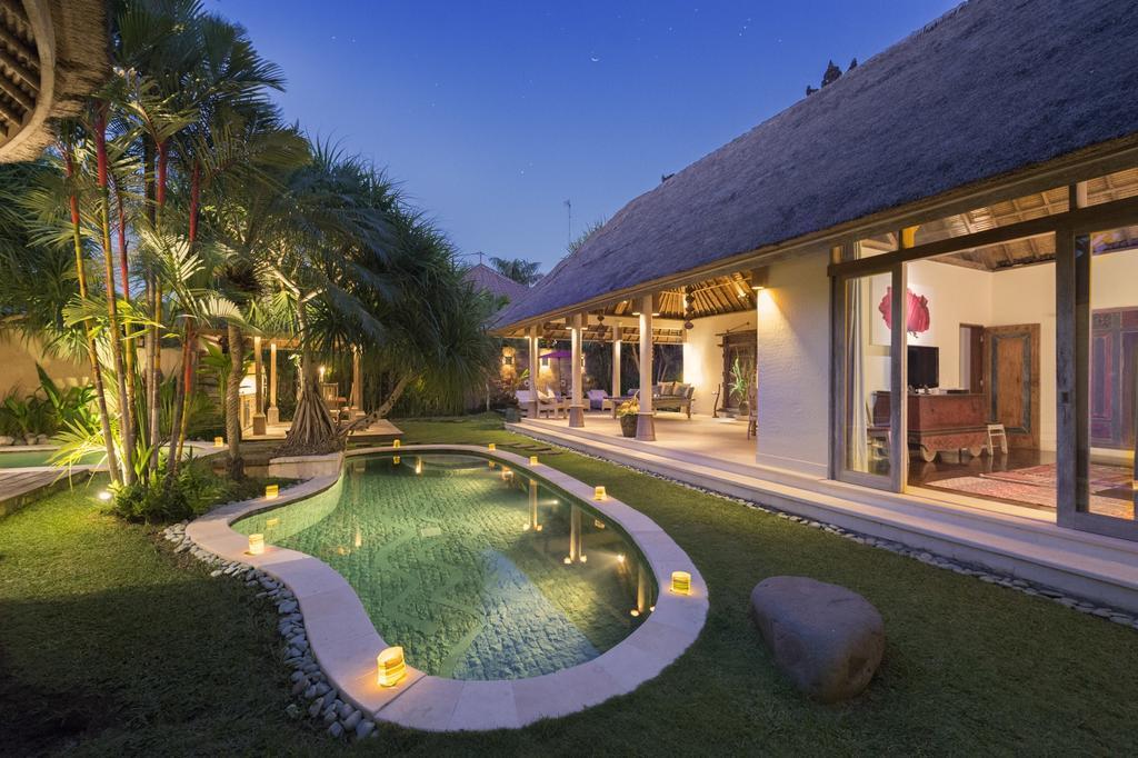 Villa Tirta Naga Bali Seminyak Værelse billede