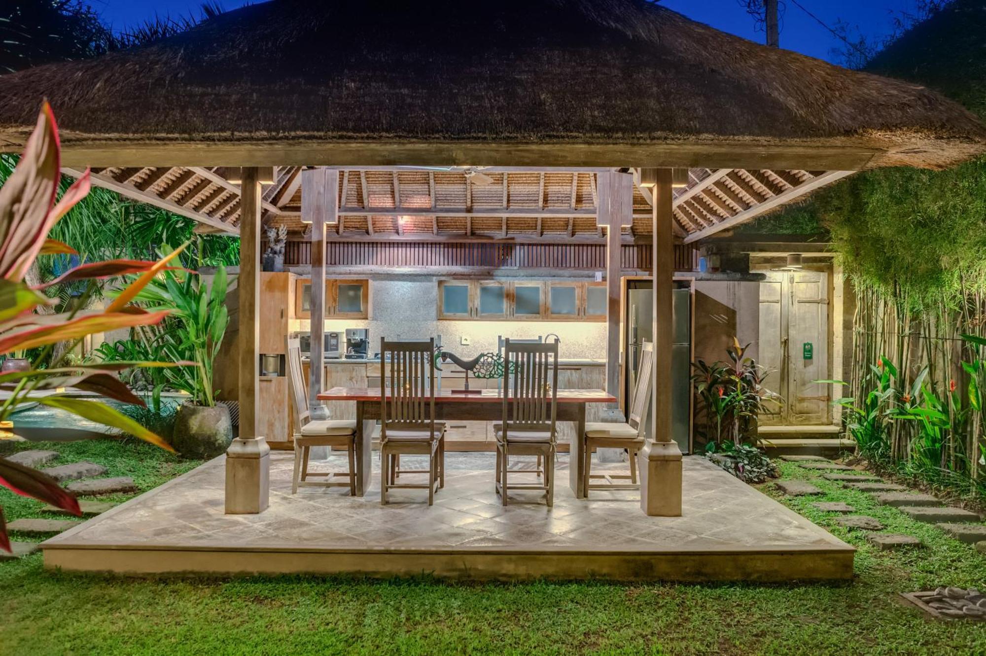 Villa Tirta Naga Bali Seminyak Eksteriør billede